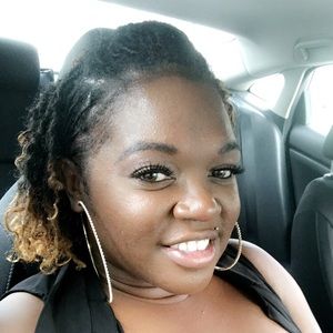 Meet your Posher, Anissia